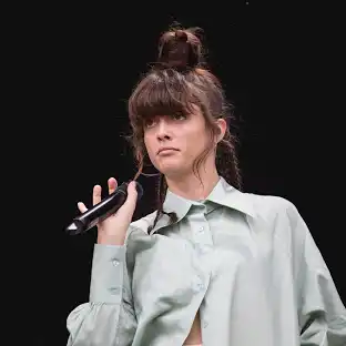 Noga Erez