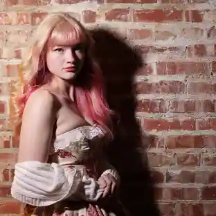 Ella Red