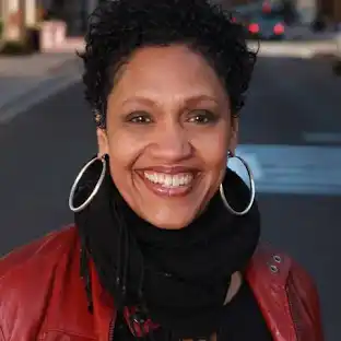 Julie McKnight