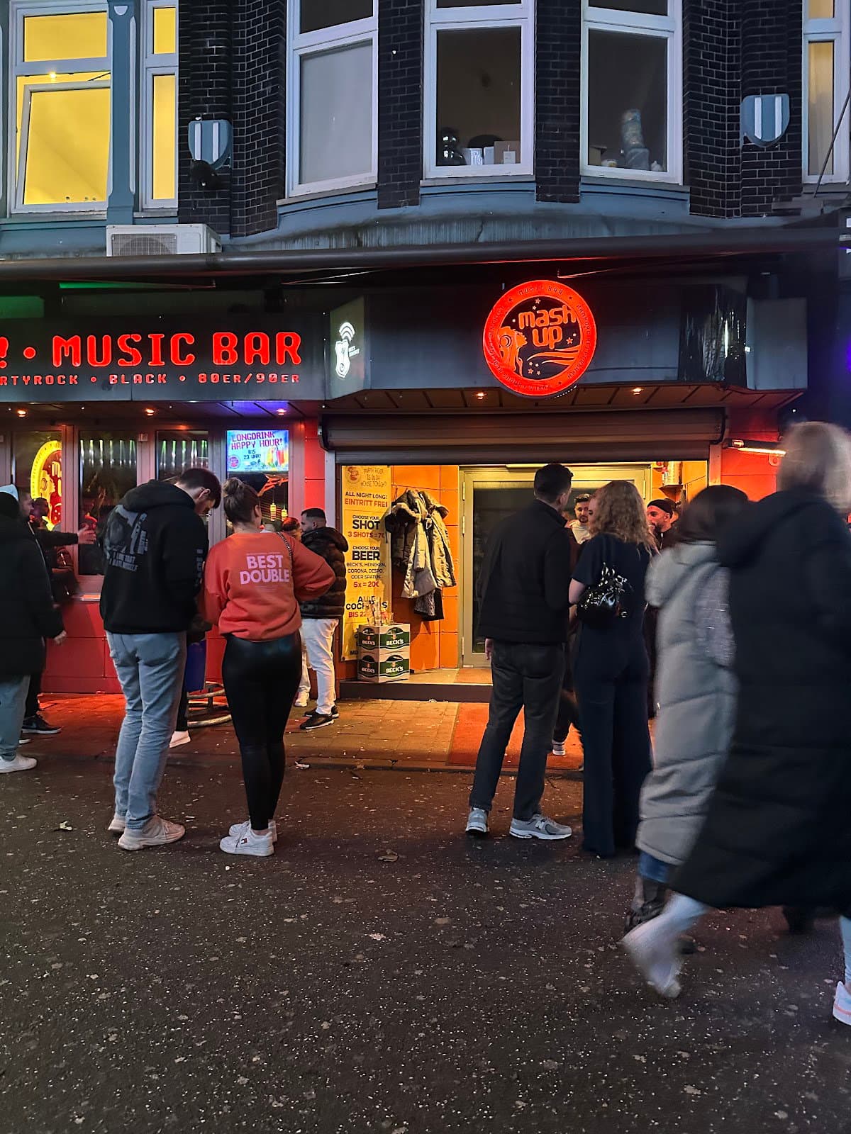 MASH UP Music Bar photo 4