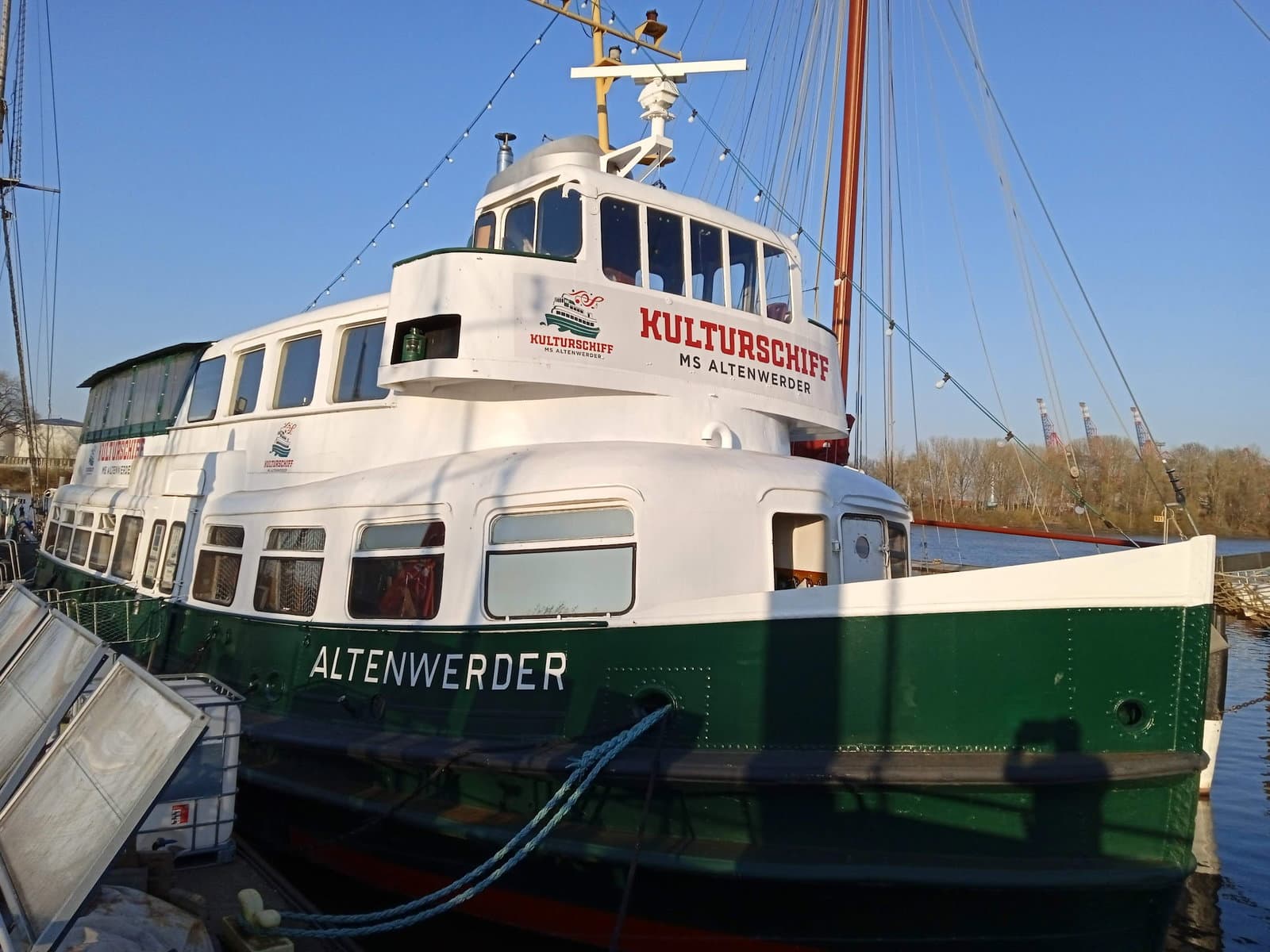 Kulturschiff MS Altenwerder photo 5