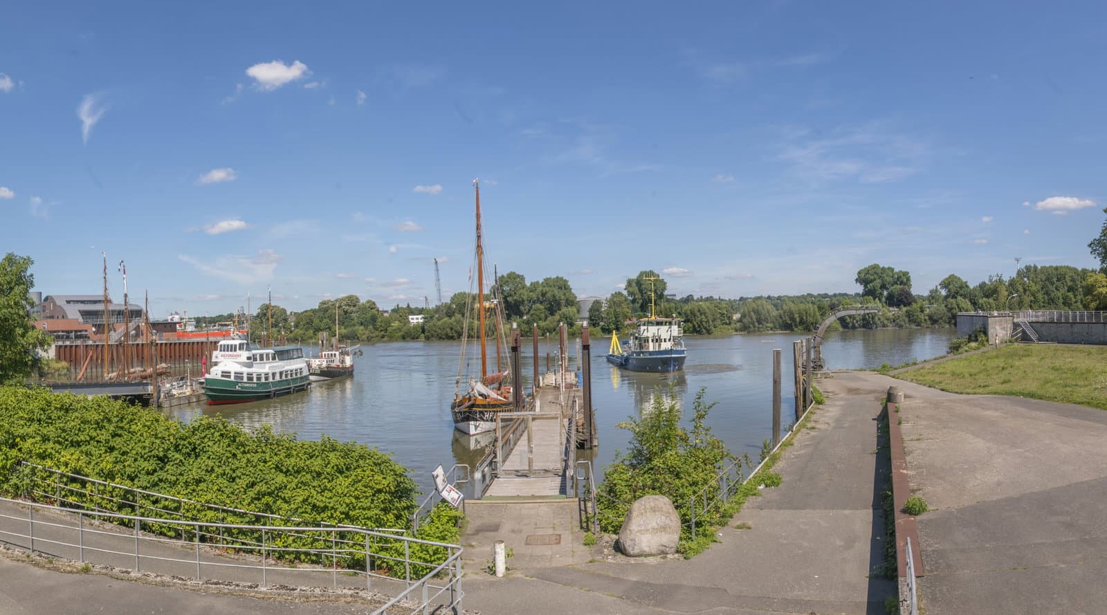 Kulturschiff MS Altenwerder photo 4