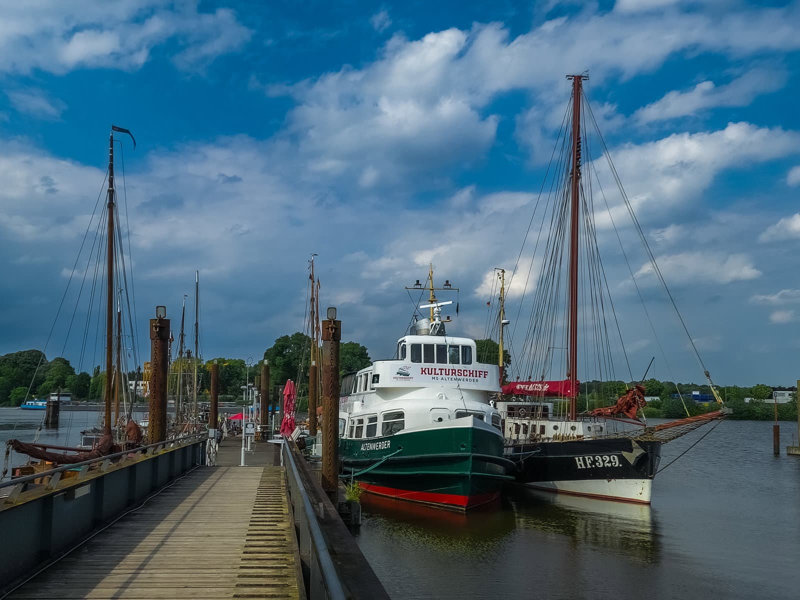 Kulturschiff MS Altenwerder photo 3