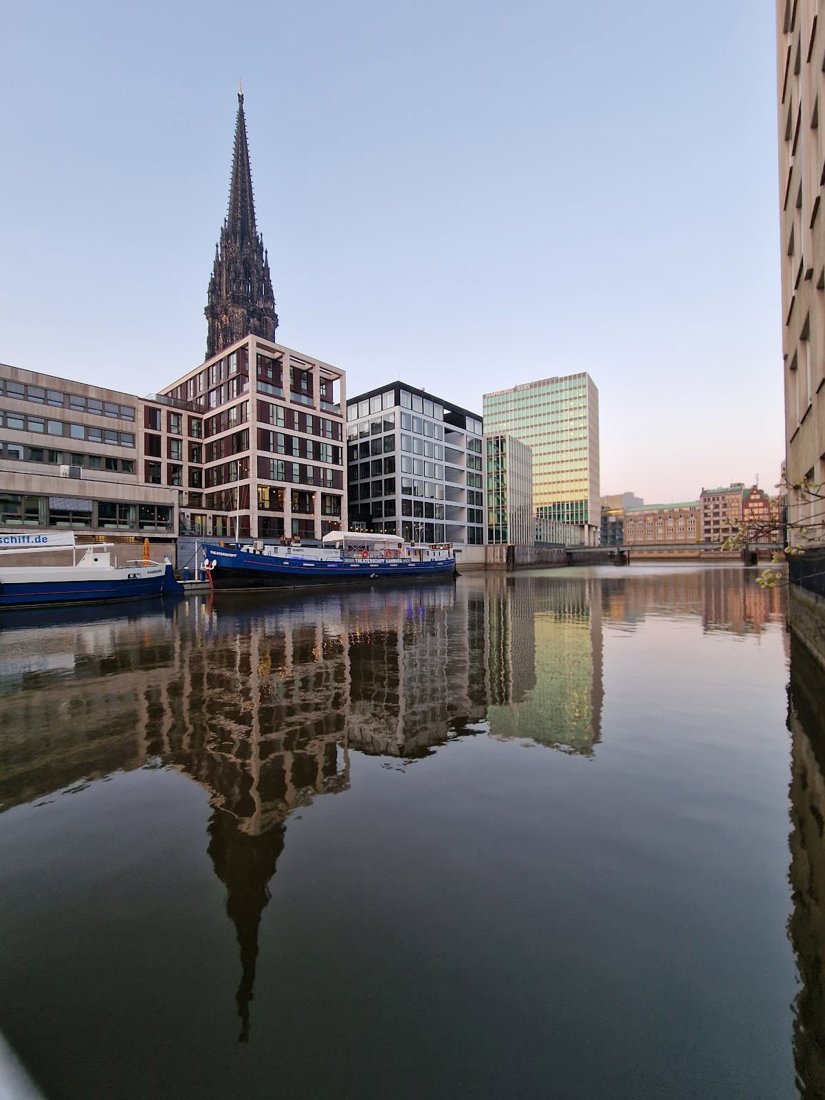 Das Schiff photo 2