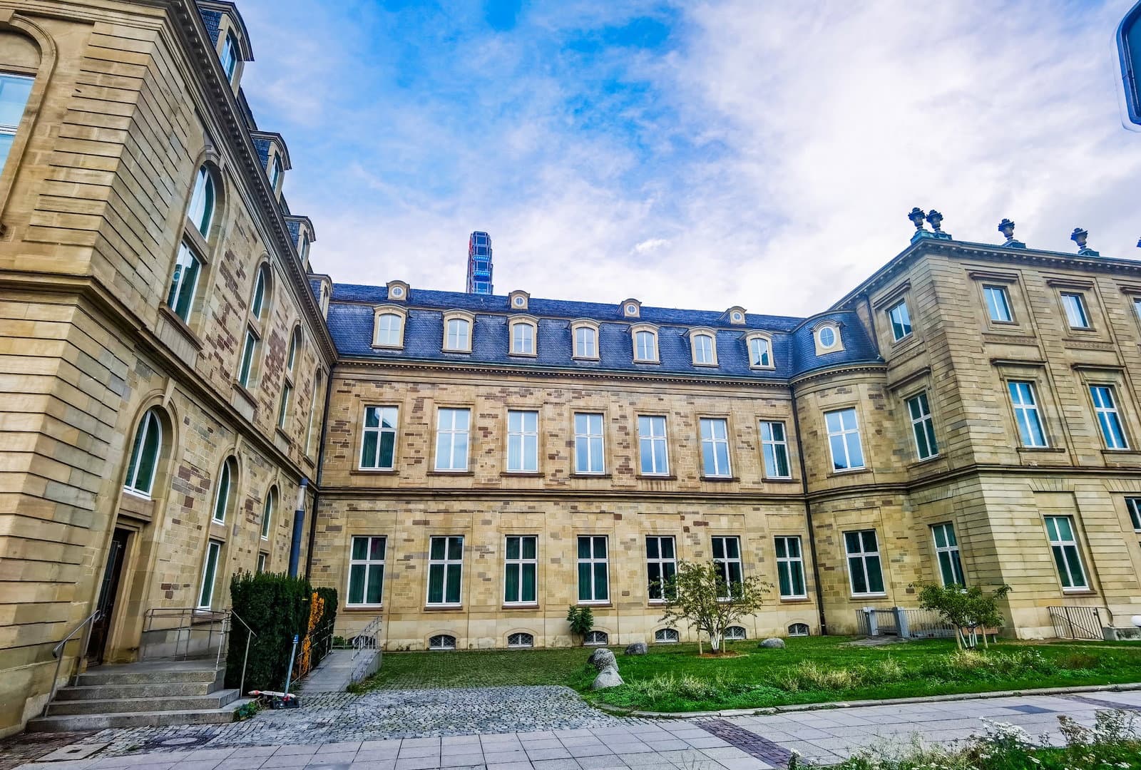Neues Schloss Stuttgart photo 3