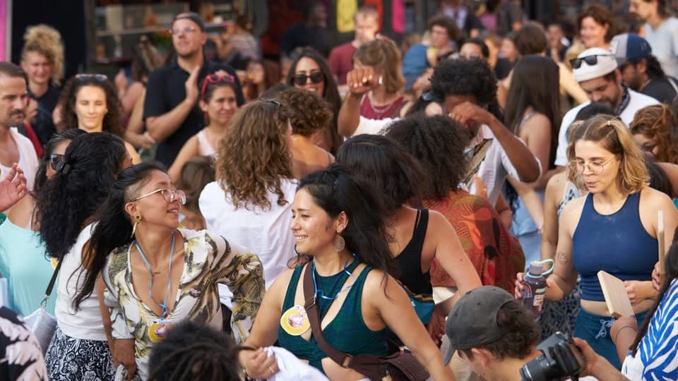 EL BARRIO – Lateinamerikanische Blockparty event cover
