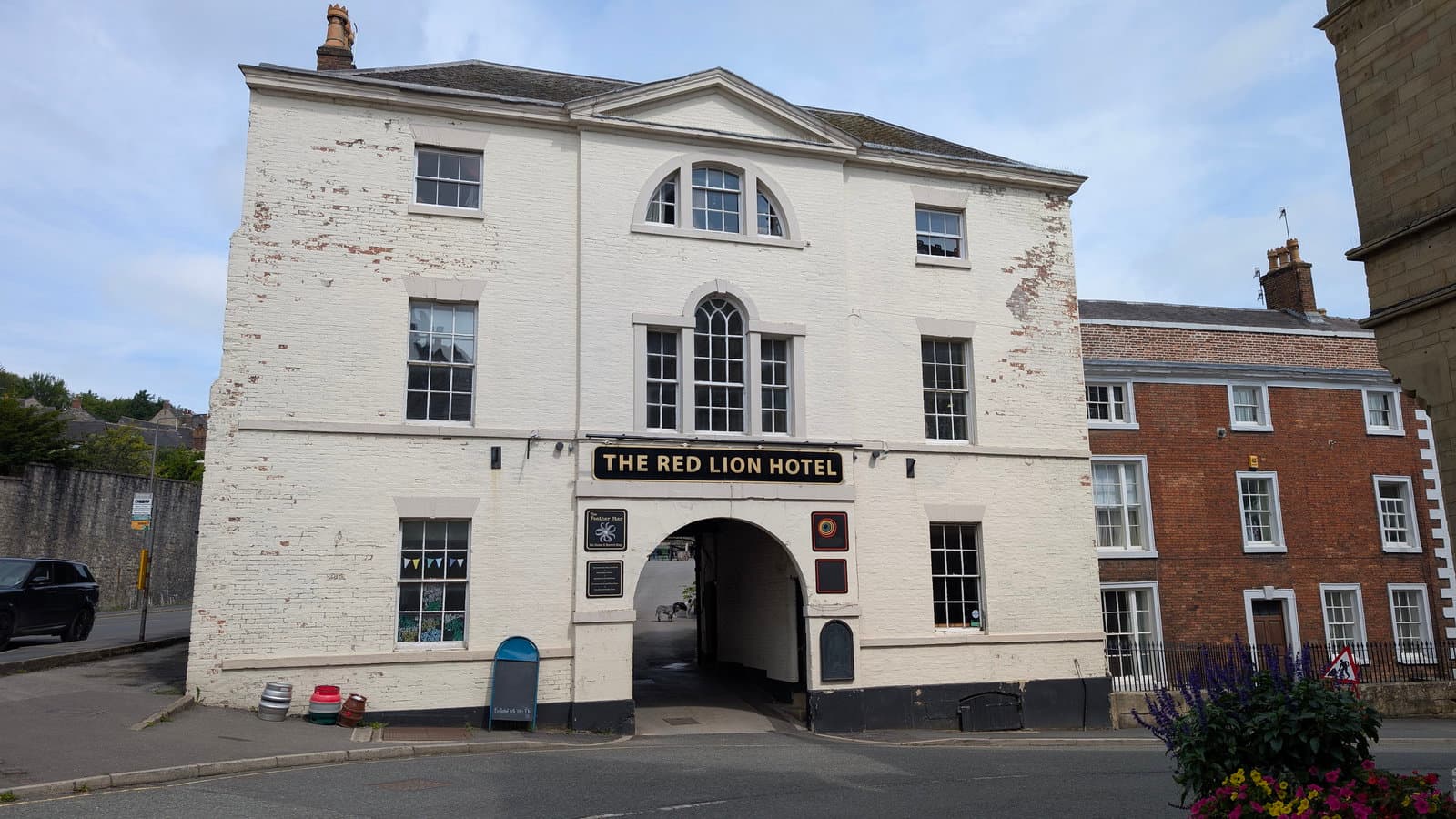The Red Lion Hotel, Feather Star Alehouse, Umami Restaurant & Haarlem Gallery