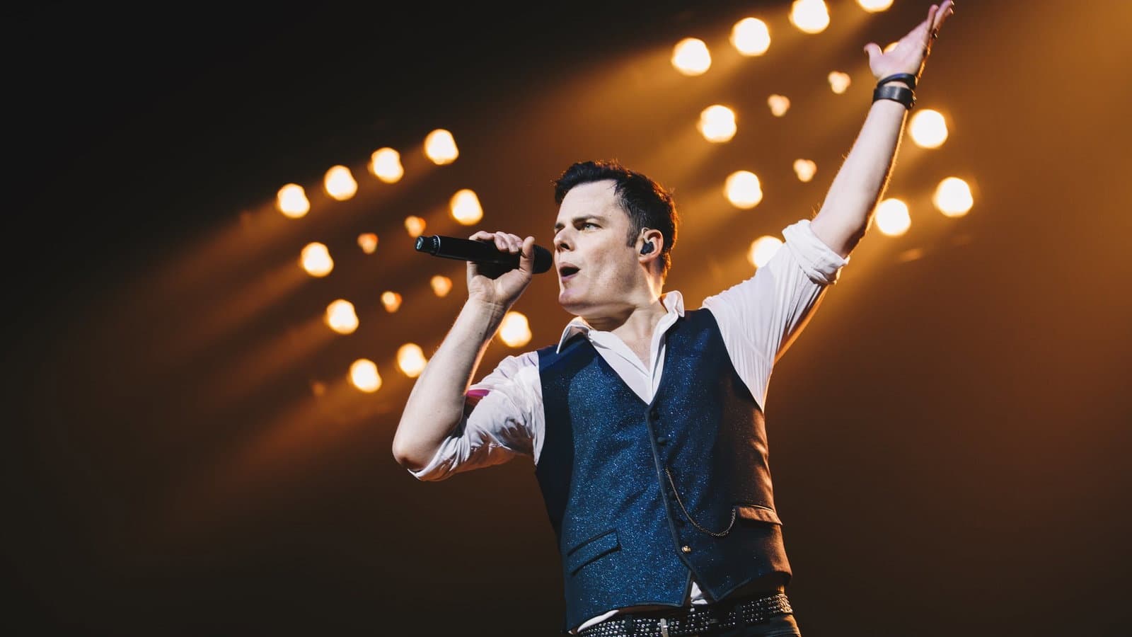 One Vision of Queen feat Marc Martel | Barclays Arena Hamburg event cover